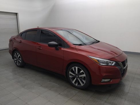 Used 2021 Nissan Versa SR image 11