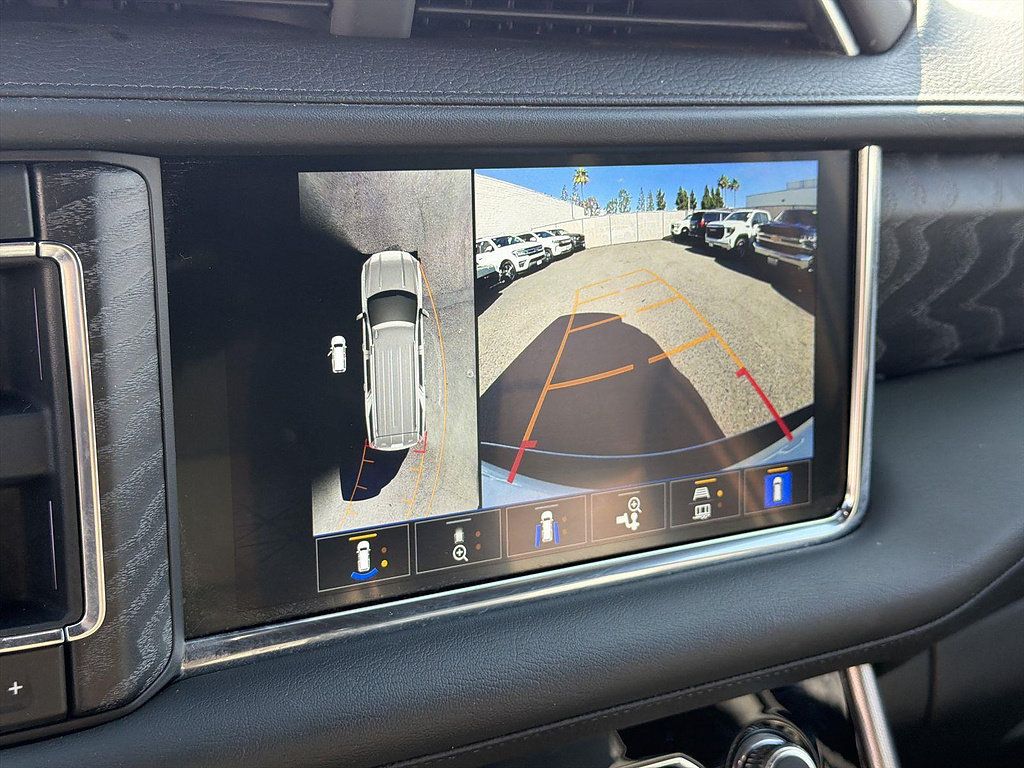Used 2024 GMC Yukon XL Denali RWD image 14