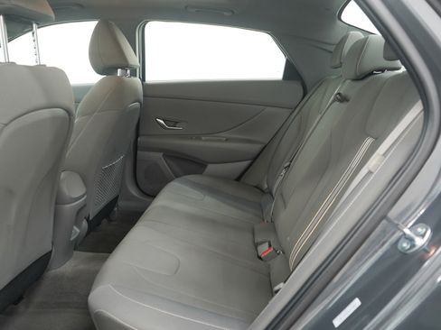 Used 2025 Hyundai Elantra SEL image 13