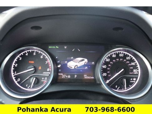 Used 2018 Toyota Camry XLE image 9