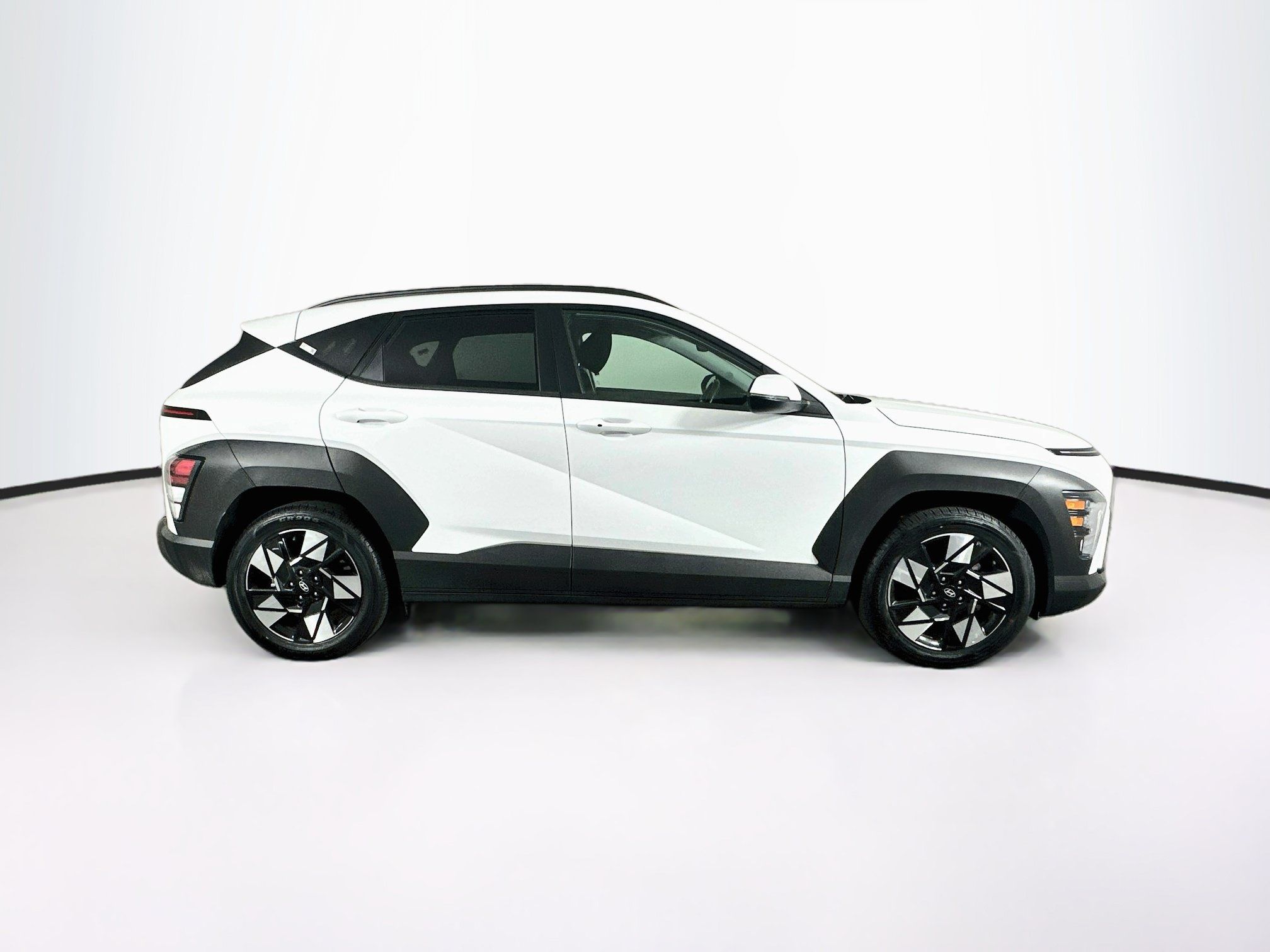Used 2025 Hyundai Kona SEL FWD image 10