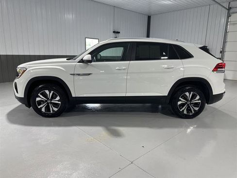 Certified 2024 Volkswagen Atlas Cross Sport SE image 4