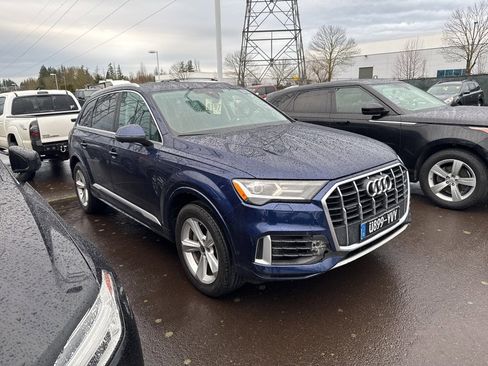 Used 2022 Audi Q7 2.0T Premium w/ Convenience Package image 3