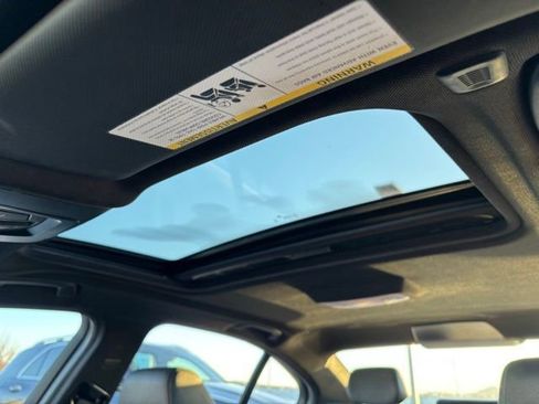 Used 2017 BMW 330e image 13