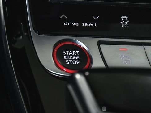 Used 2023 Audi S8 image 36