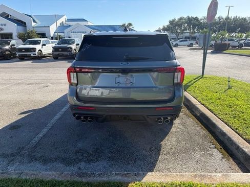 Used 2025 Ford Explorer ST w/ Sun And Sound Package RWD image 6