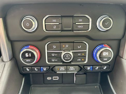 Used 2022 GMC Yukon SLT w/ SLT Premium Package RWD image 52