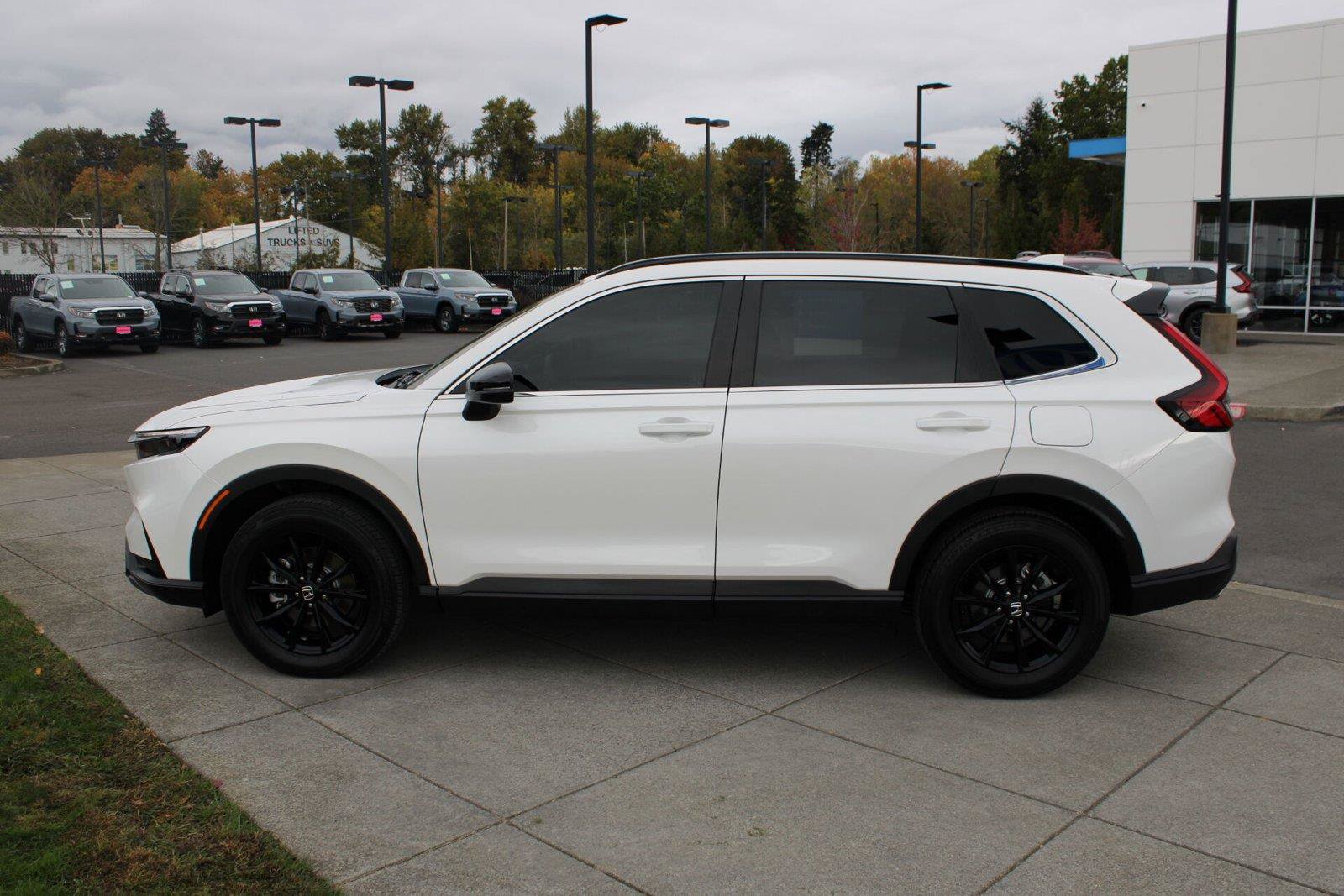 Used 2025 Honda CR-V Sport image 2