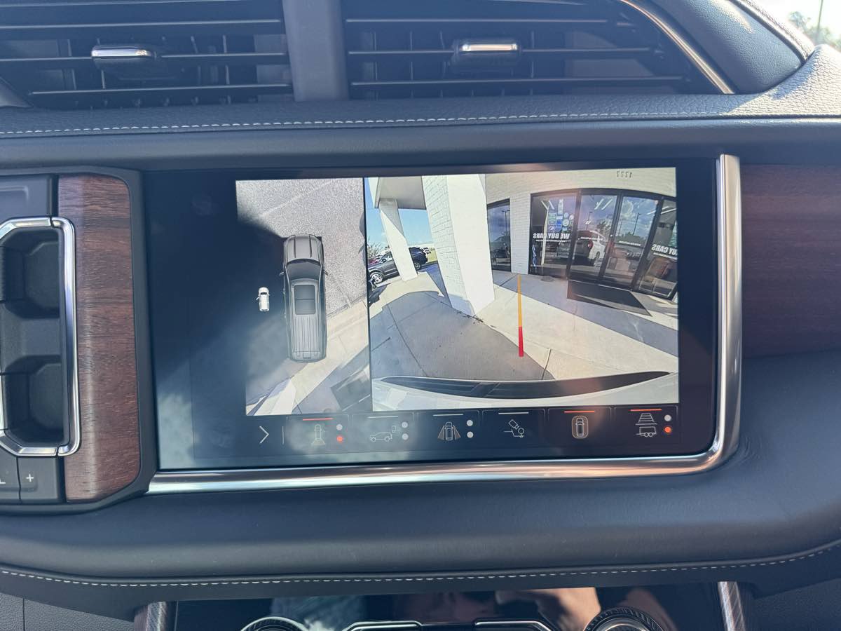 Used 2023 GMC Yukon Denali Ultimate AWD/4WD image 24