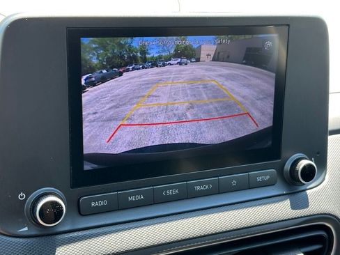Certified 2022 Hyundai Kona SEL AWD/4WD image 17