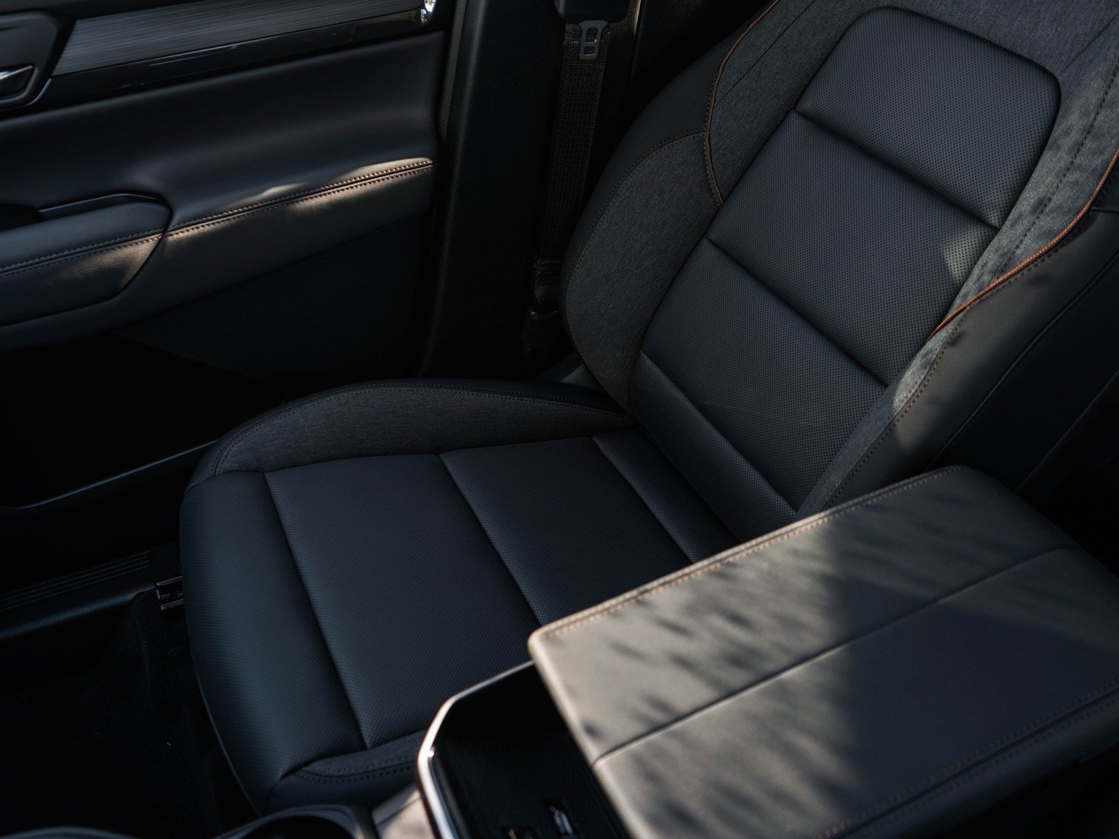 New 2027 GMC Terrain AT4 w/ Convenience Package III AWD/4WD image 26