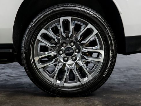 Used 2023 GMC Yukon XL Denali Ultimate image 16