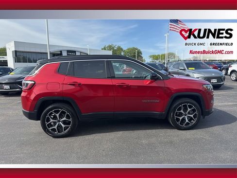 Used 2025 Jeep Compass Limited AWD/4WD image 4