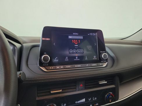Used 2023 Nissan Rogue SV FWD image 19