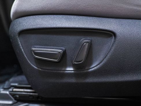 Certified 2025 Toyota Sienna LE FWD image 21