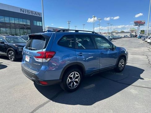 Used 2022 Subaru Forester Premium AWD/4WD image 12