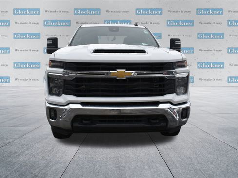 Used 2024 Chevrolet Silverado 2500 LT w/ Convenience Package image 2