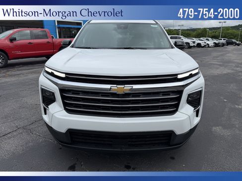 New 2026 Chevrolet Traverse LT w/ Sun and Wheel Package FWD image 2