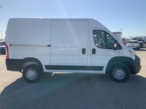 New 2026 RAM ProMaster 3500 w/ Convenience Group image 4