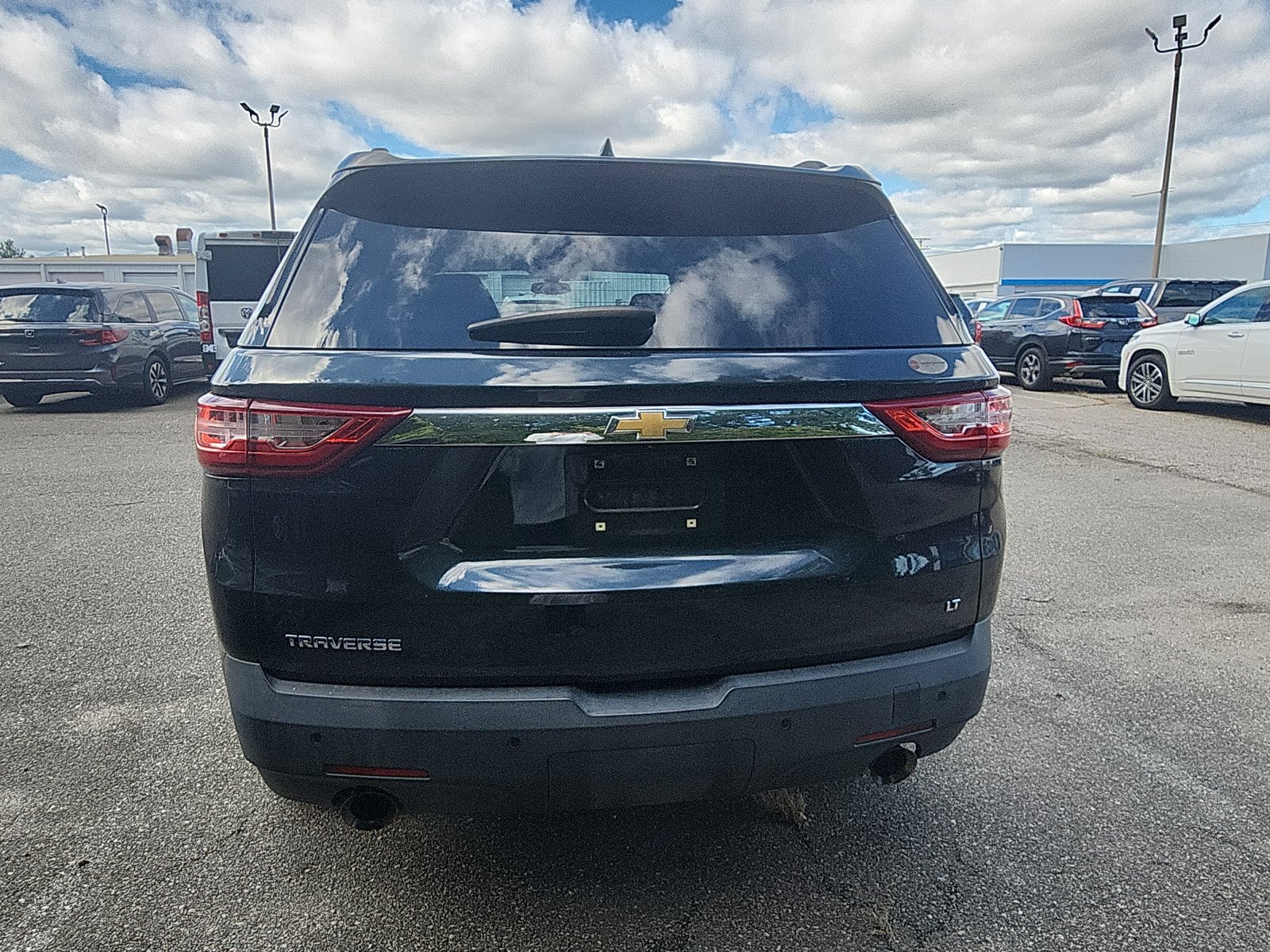 Used 2019 Chevrolet Traverse LT FWD image 4