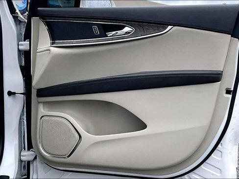 Used 2017 Lincoln MKX Reserve FWD image 26