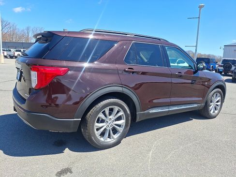 Certified 2023 Ford Explorer XLT w/ Equipment Group 202A AWD/4WD image 6