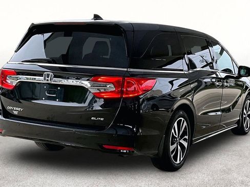Used 2019 Honda Odyssey Elite image 2
