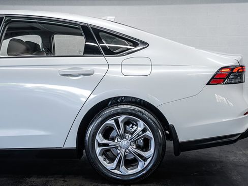 Used 2023 Honda Accord EX image 13