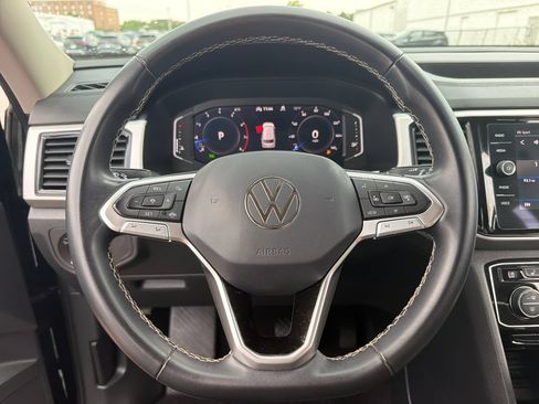 Certified 2023 Volkswagen Atlas SE w/ Black Wheel Package AWD/4WD image 11