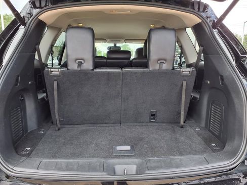 Used 2018 Nissan Pathfinder SL FWD image 12