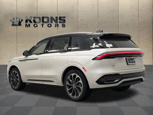 New 2026 Lincoln Nautilus Reserve image 6