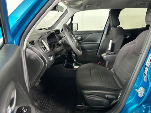 Used 2022 Jeep Renegade Latitude AWD/4WD image 11