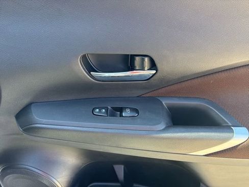 Used 2023 Nissan Kicks SR image 14