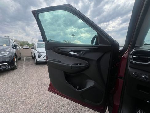 Used 2025 Chevrolet TrailBlazer LT image 20