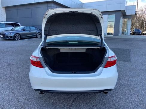 Used 2015 Toyota Camry XSE image 30