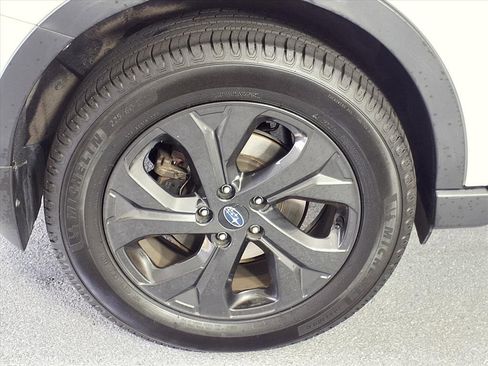 Certified 2021 Subaru Outback Onyx Edition XT w/ Popular Package #2 image 4