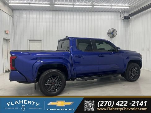 Used 2024 Toyota Tacoma 4x4 Double Cab image 2