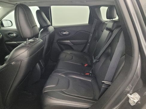 Used 2019 Jeep Cherokee Limited AWD/4WD image 18