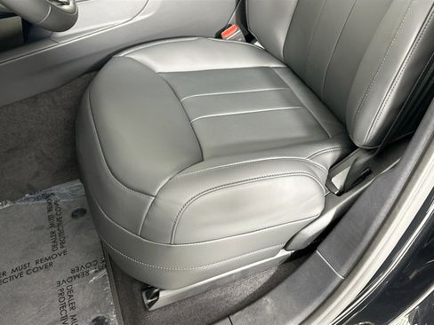 Used 2025 Land Rover Range Rover Sport Dynamic SE image 16