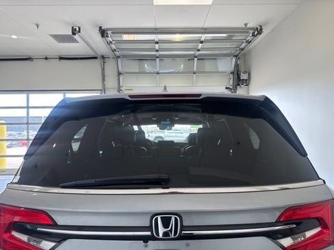 Used 2023 Honda Odyssey Elite image 19