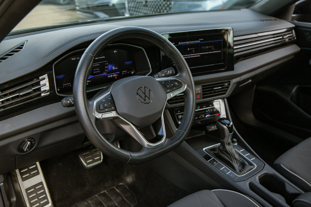 Used 2025 Volkswagen Jetta Sport FWD image 10