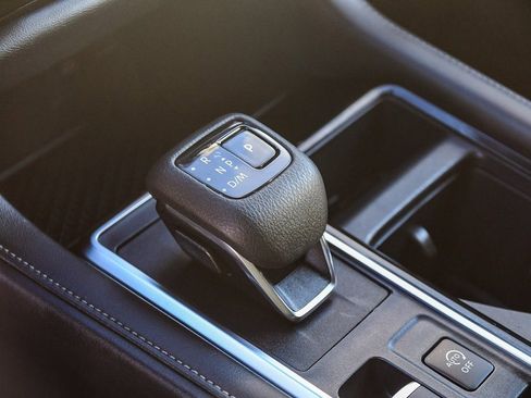 Used 2024 Nissan Pathfinder SV image 18