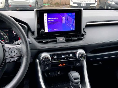 Used 2025 Toyota RAV4 XLE image 7