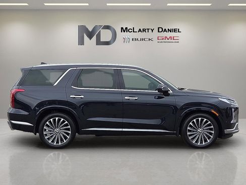 Used 2024 Hyundai Palisade Calligraphy image 6