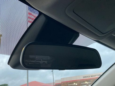 Used 2021 Toyota RAV4 LE image 23