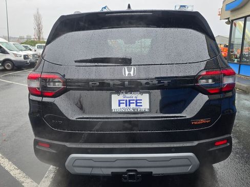 New 2025 Honda Pilot TrailSport image 4