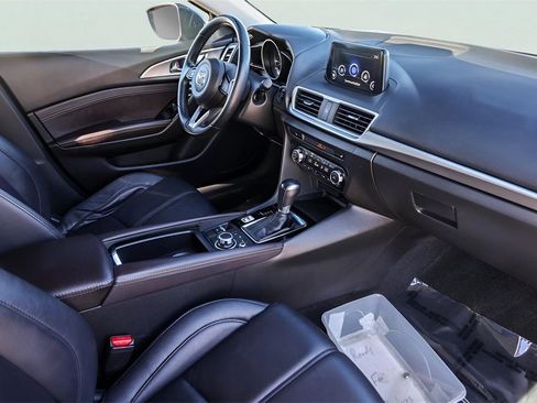 Used 2017 MAZDA MAZDA3 Touring image 32