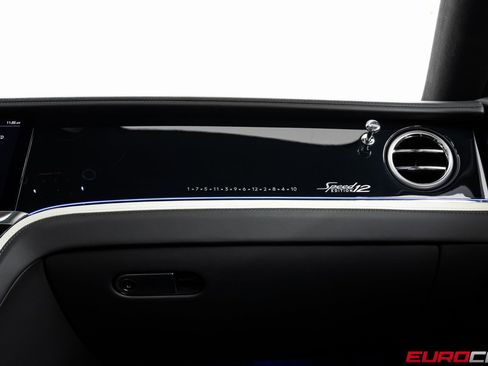 Used 2024 Bentley Flying Spur W12 image 35