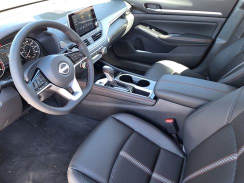 New 2025 Nissan Altima 2.5 SR image 10