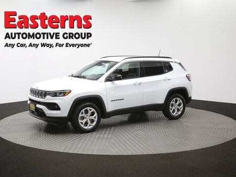 Used 2024 Jeep Compass Latitude AWD/4WD image 55